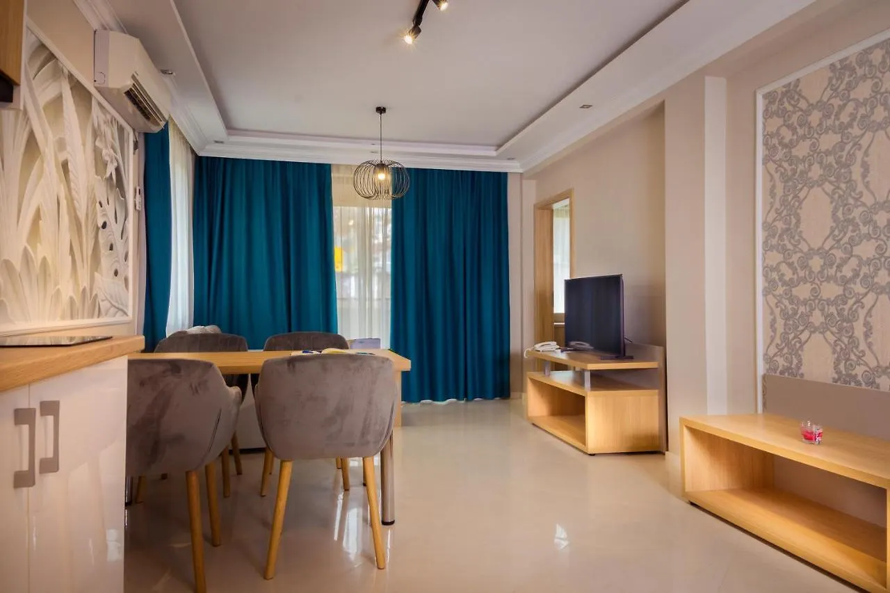 Vemara City Boutique Hotel-Free Parking Varna 3*,