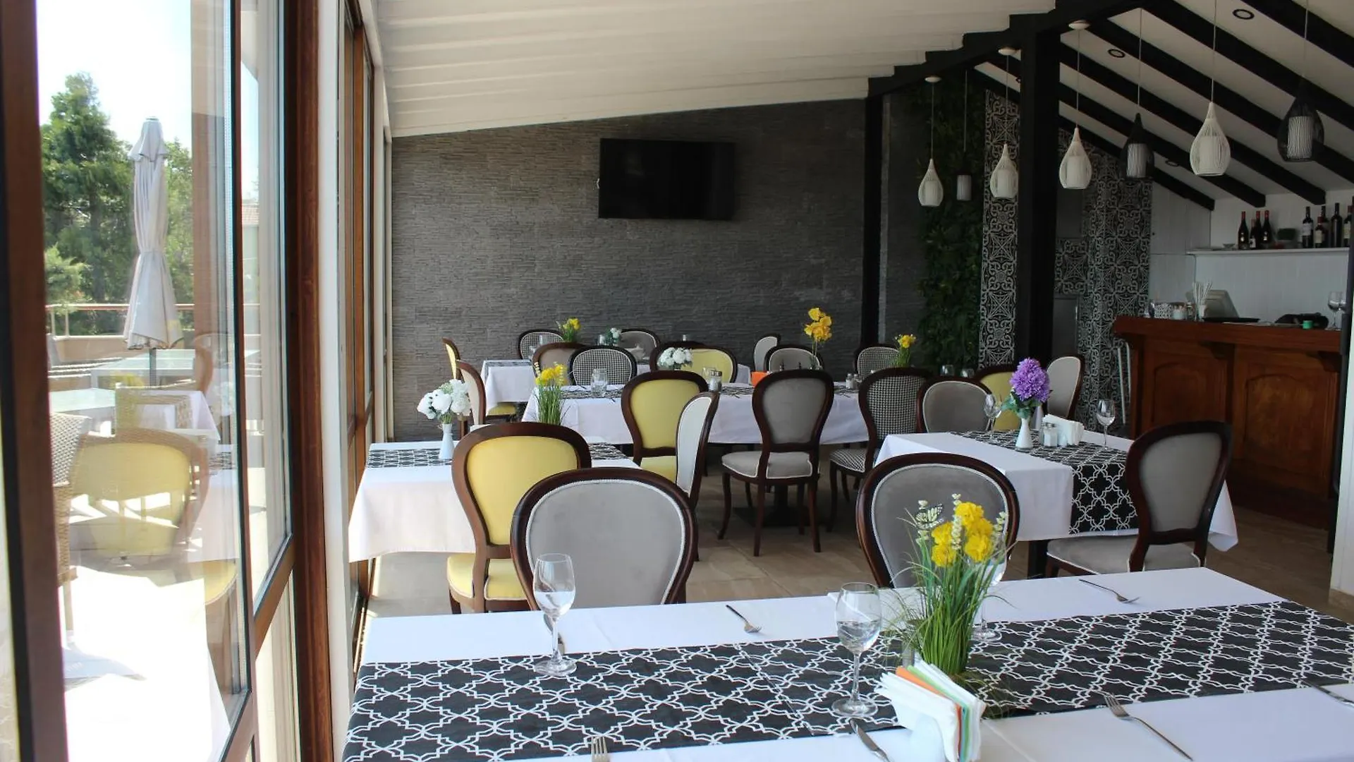 Vemara City Boutique Hotel-Free Parking Varna